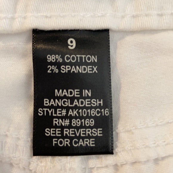 Generra NWT Junior Size 9 White Mid Rise Skinny Stretchy Jeans: 4228 - Picture 7 of 10